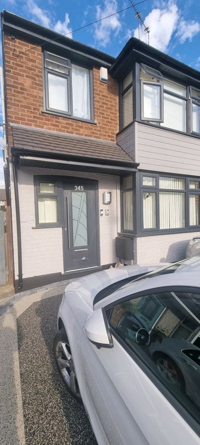 Large double room with lovely private shower room Main Photo