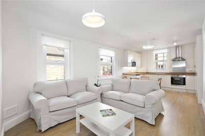 Double Room Available in White City/Shep Bush Main Photo