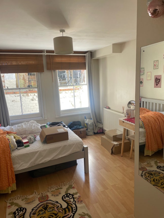 Room available  Main Photo