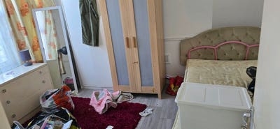 Room with Double  Bed in Garden House Tooting Bec  Main Photo