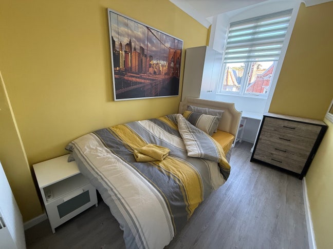 Newly refurbished 3BR flat in central Bournemouth  Main Photo