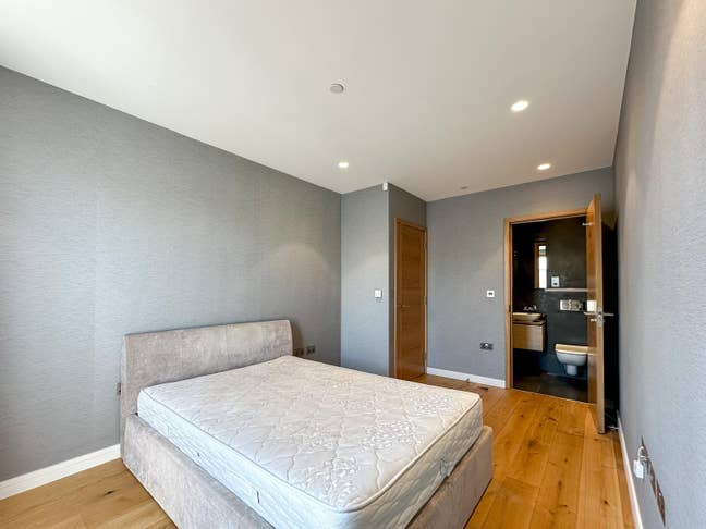 2 Stunning Rooms and | Earl’s Court / Fulham Main Photo