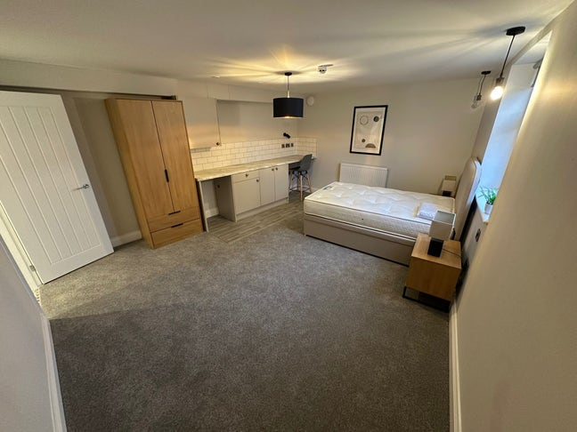 Luxury Studio Room  Availabe in Popular Location Main Photo