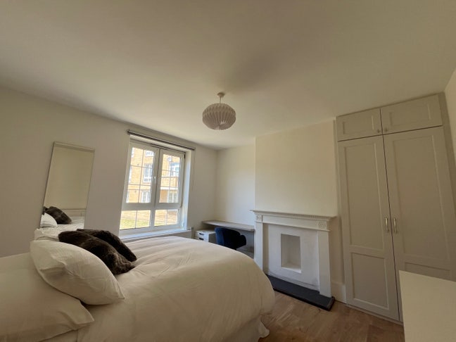 ✨ Sunny Double Room in Wapping —E1W✨ Main Photo