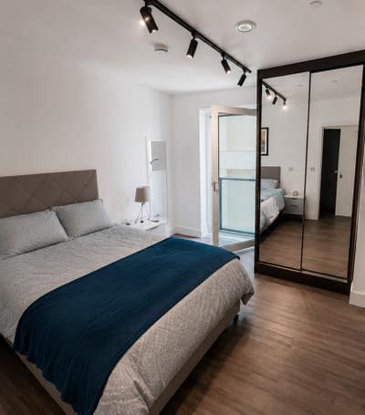 Double room in luxury 2-bed apartment Main Photo
