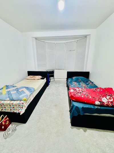 Master bedroom for rent  Main Photo