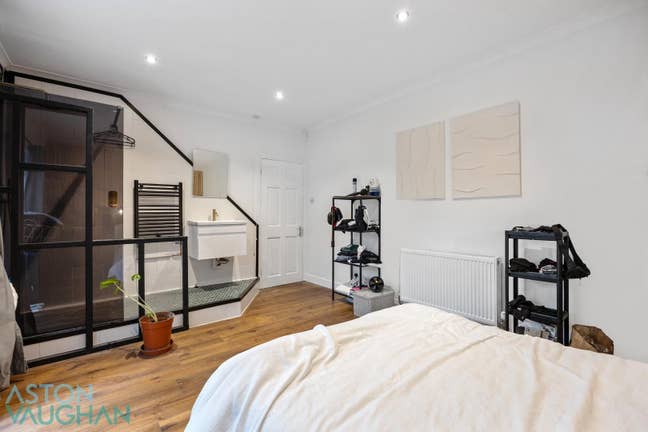 Double room with own shower and sink Main Photo