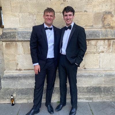 Professional Male seeks a double room Main Photo
