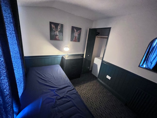 Choice of rooms in newly refurbished house. Main Photo