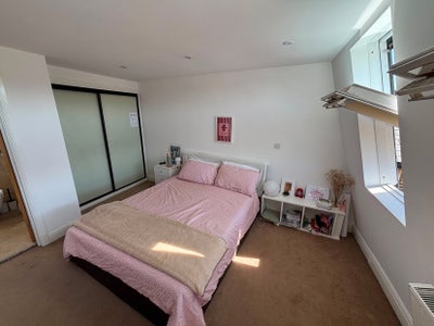 Large double ensuite room in Wandsworth Main Photo