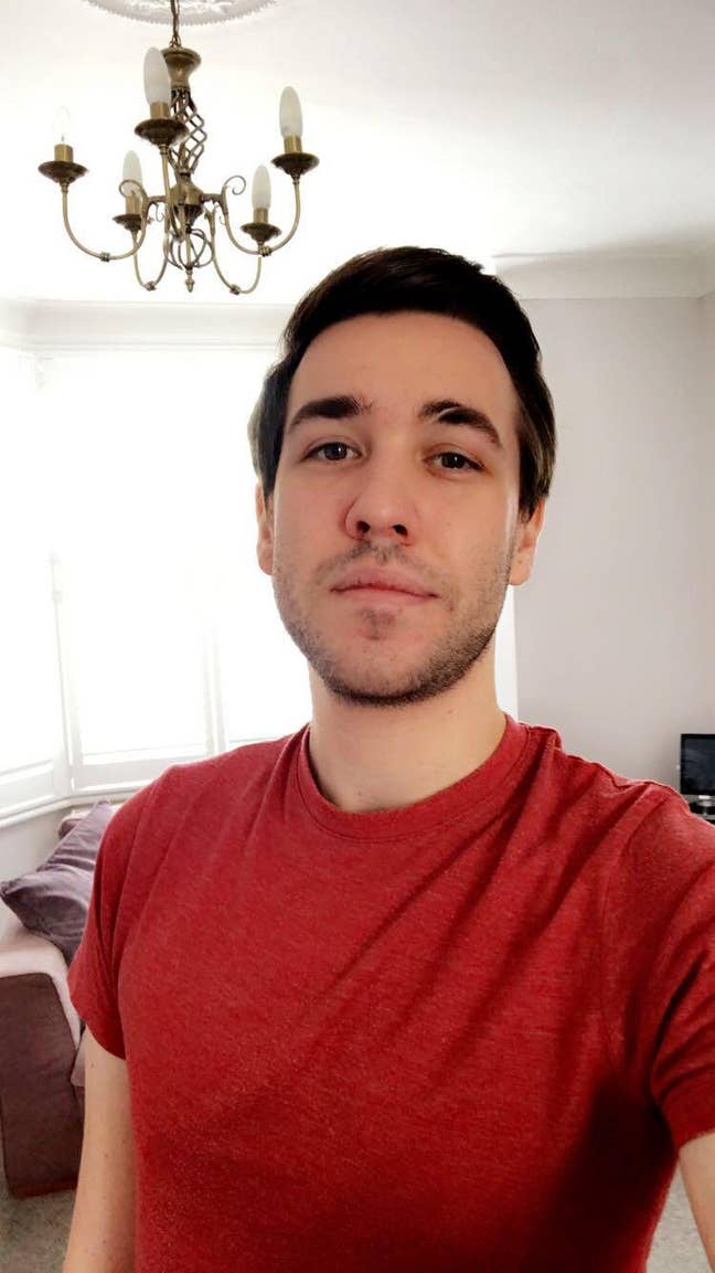 Nerdy bi guy seeks double room Main Photo