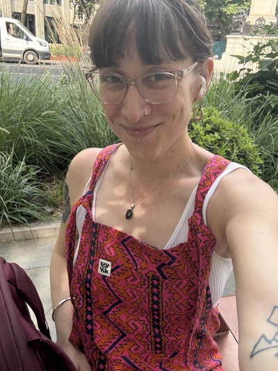 Peace, music, and good chats :) Main Photo