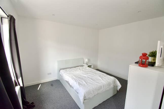  Studio Chartley Avenue, Neasden, NW2 Bills incl Main Photo