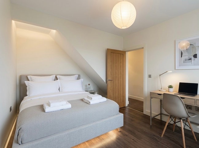 🔝Premium rooms by Smartr Livin near Uni/Station🔝 Main Photo