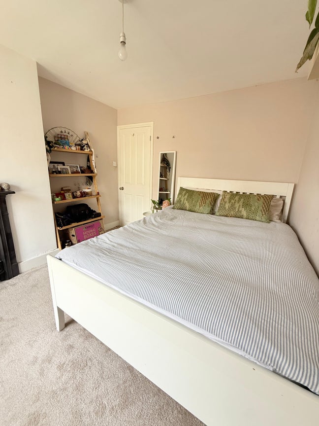 2 bedrooms available!!  Main Photo