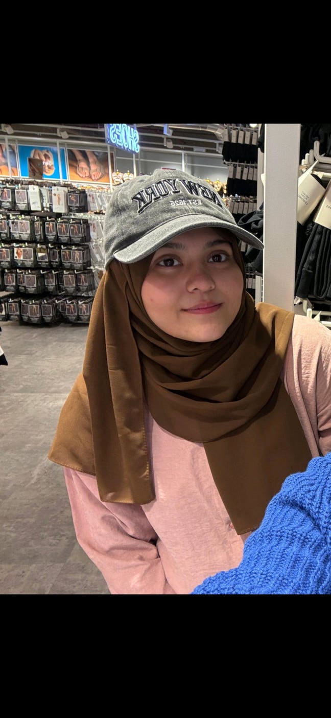 Student Female seeks a single or double room Main Photo
