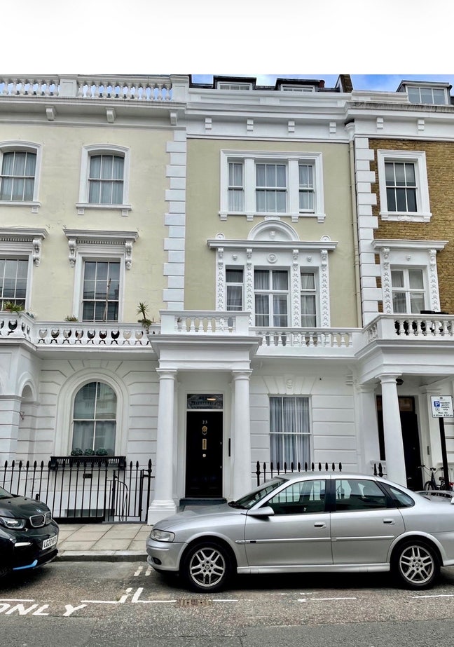 Double bedsit &pound;1200  month Main Photo