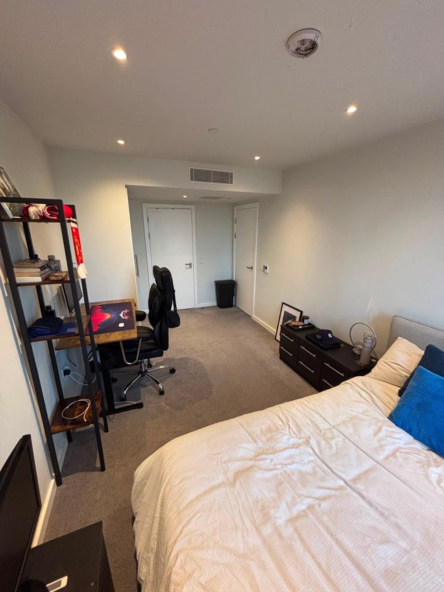 Room to Rent - Angel Gardens Main Photo
