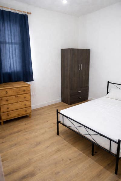 1 BED SPACE  Main Photo