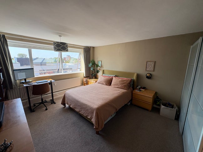 Large Furnished Double Room in Spacious Hove Flat Main Photo
