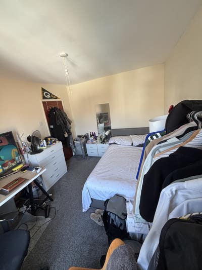 Cosy Double Bed In Tules Hill Main Photo