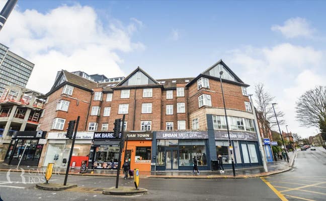 1 bed top floor flat in croydon - no lift Main Photo