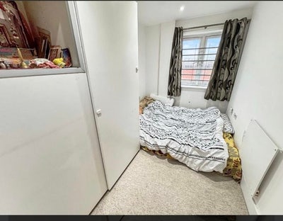 Double bedroom available on High street Feltham  Main Photo