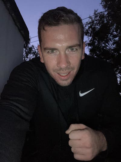 Professional Male seeks a single or double room Main Photo