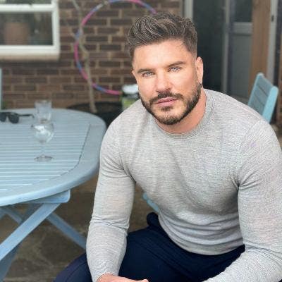 Professional seeking double room in South London Main Photo