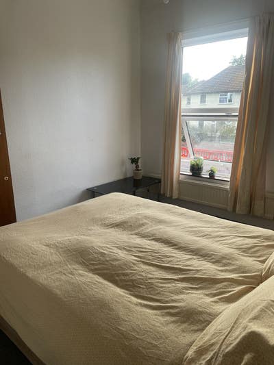 Clean Room Let  Main Photo