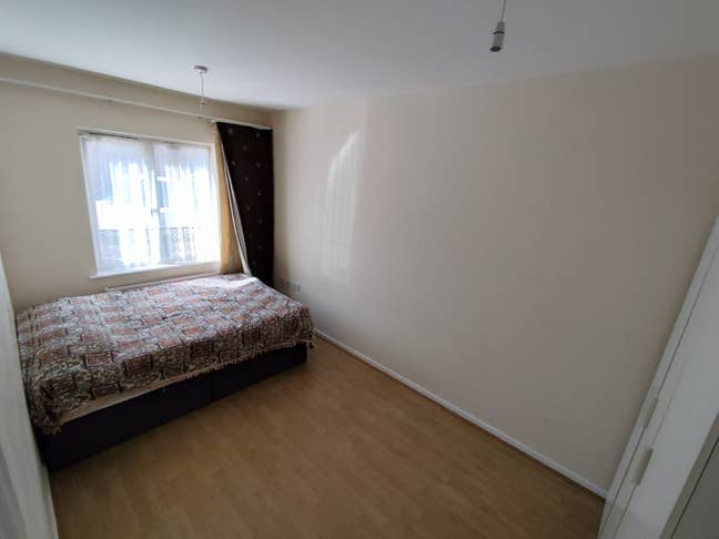 Double Room Available – RM6 4DE Main Photo