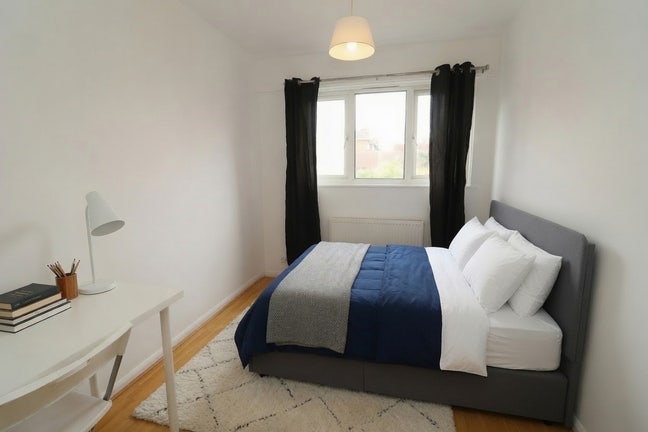 ⚡ Kick back in this cozy, easy-going double room⚡  Main Photo