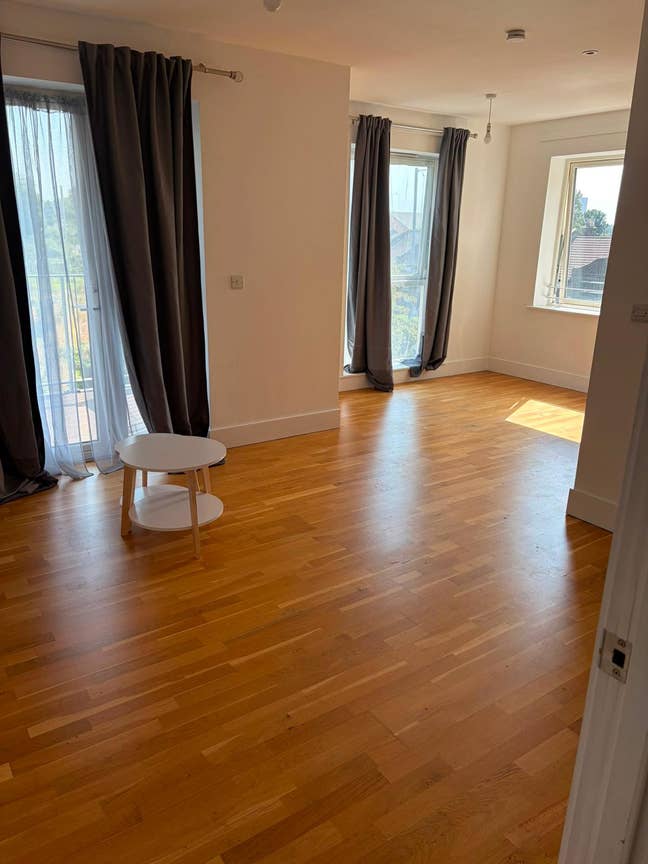 E17 Lovely 2 Bed Flat  Main Photo