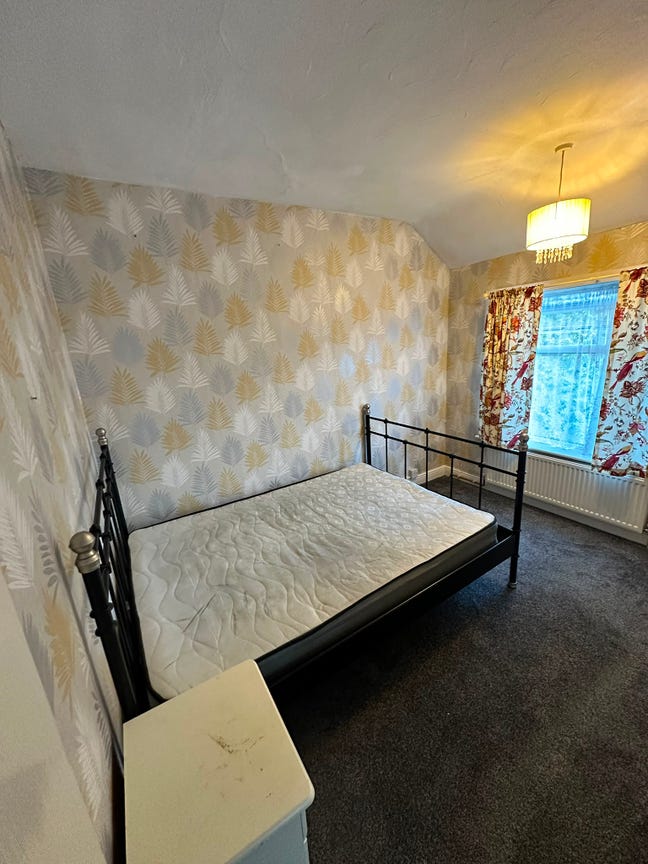Double Room is available for rent in - SN2 7AH Main Photo