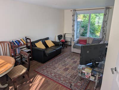 2 double rooms available in Marston Main Photo