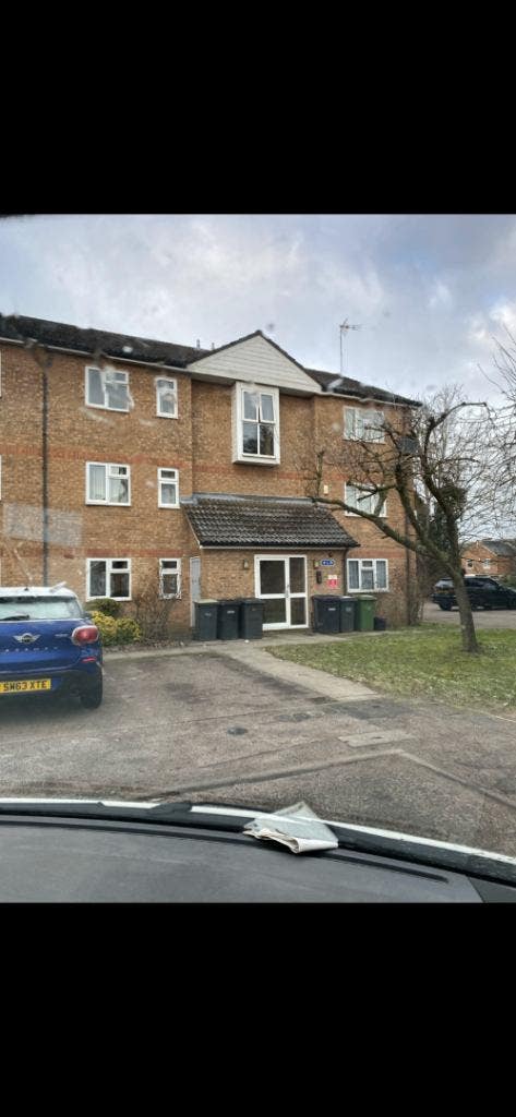 2 bedroom flat(Groundfloor) Quilter Cl, LU3 Main Photo