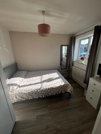 Double Room with a TV, WIFI & Private Toilet Main Photo