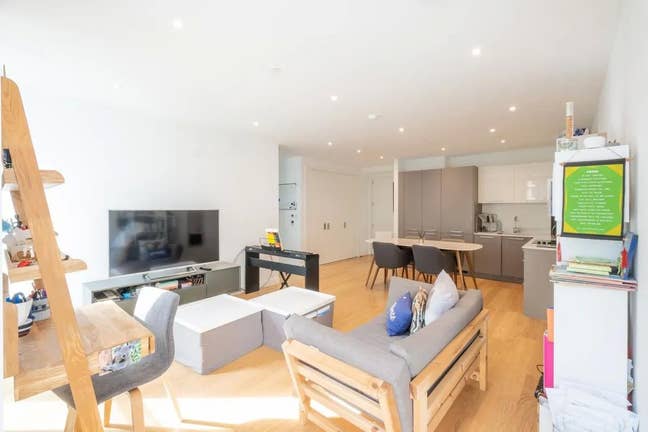 Luxury Ensuite in Zone 1 | Two Fifty One Main Photo