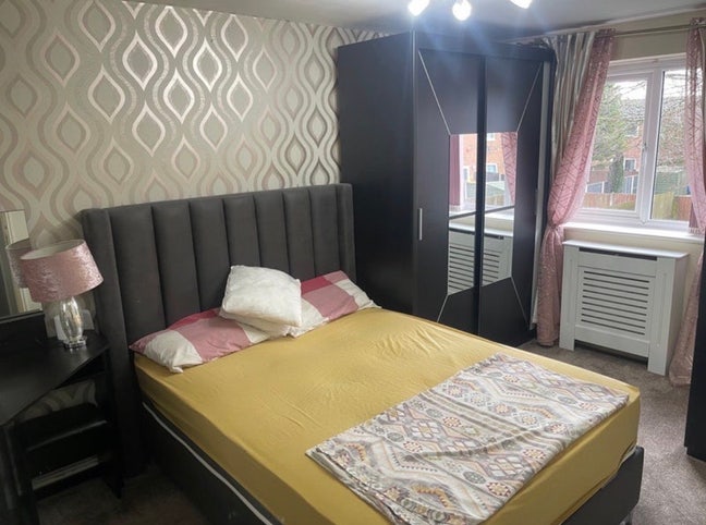 Double Furnished Bedroom  Main Photo