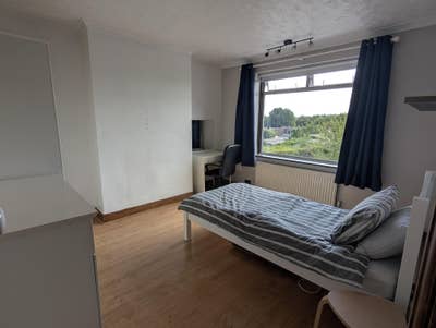 Bright & Sunny South-Facing Double Room | Moments  Main Photo