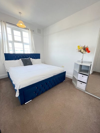 Double Room In Carfax/Horsham Main Photo
