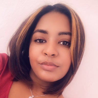 Professional Female seeks a single or double room Main Photo