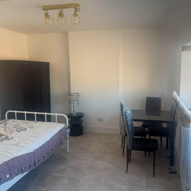 Studio All Bills Included NW2 Dollis Hill Main Photo