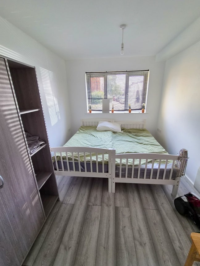 Double Room in 2 Bed Flat - All Bills Included  Main Photo