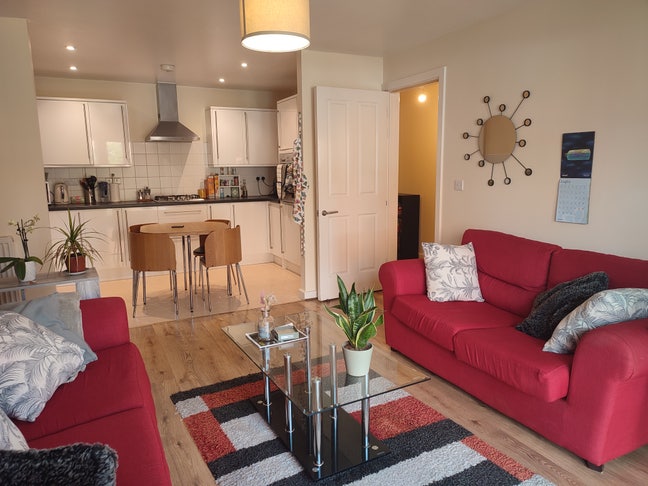 En-suite room available in Cowley Main Photo