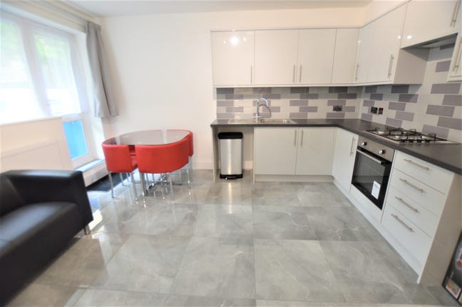 Spacious Double Rooms Available - Prime NW1 CAMDEN Main Photo