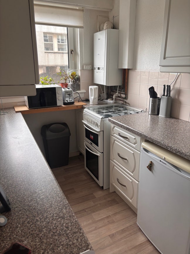Self contained 1 bedroom flat Main Photo