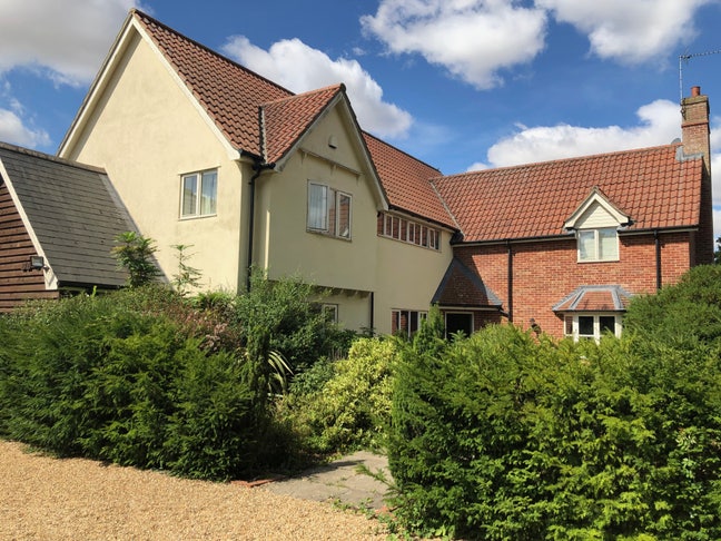 Room available in quiet house on 2 acres Main Photo