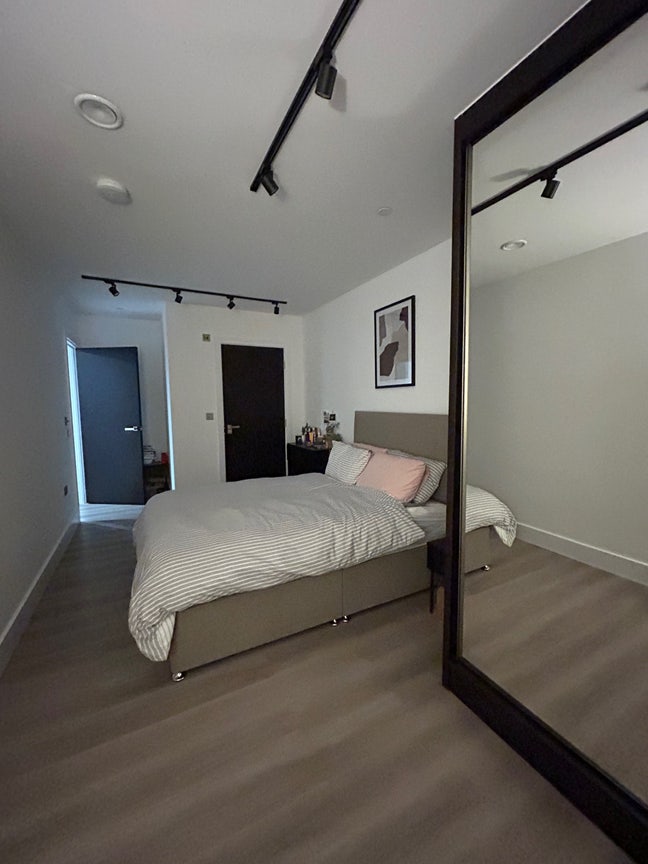 Beautiful En-suite room in a fully furnished flat Main Photo