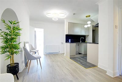 Ground Floor 2 Bedroom Flat  Main Photo